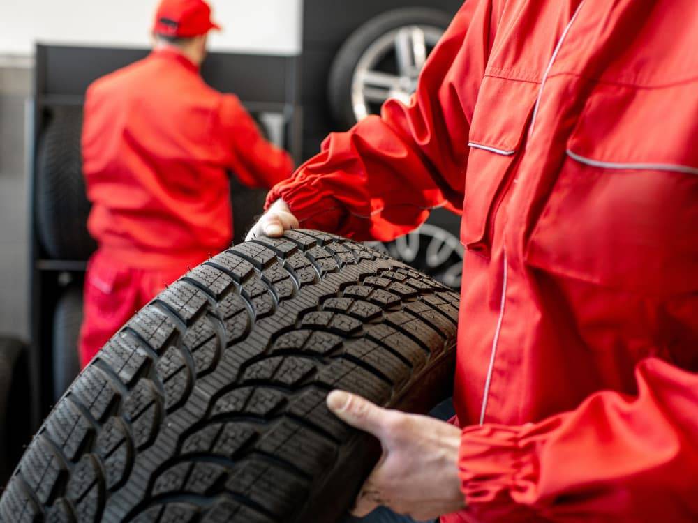 Carrying tyre for changing