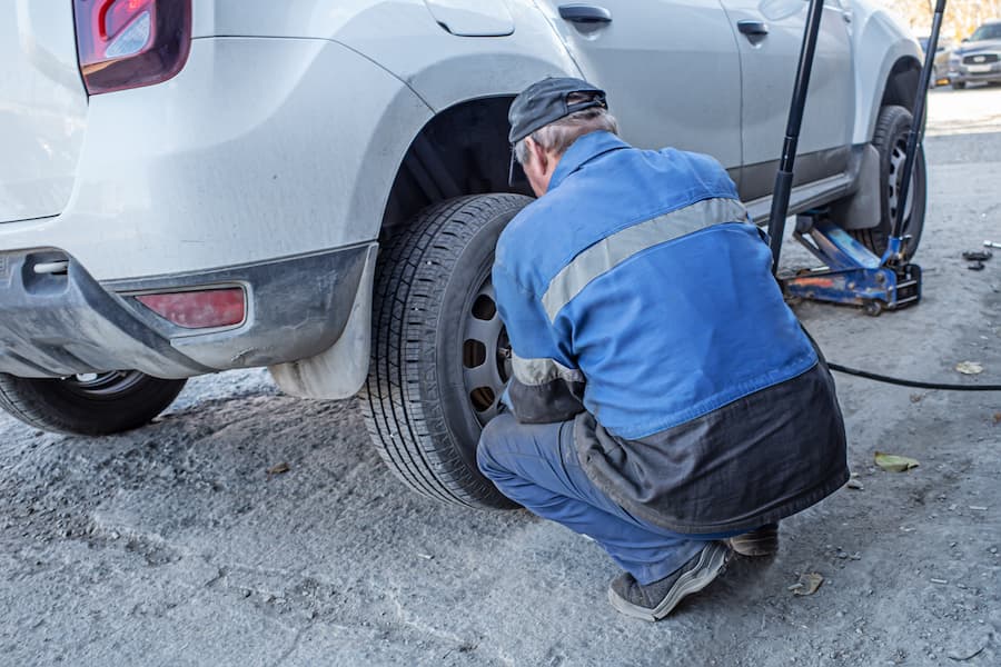 fitting tyres